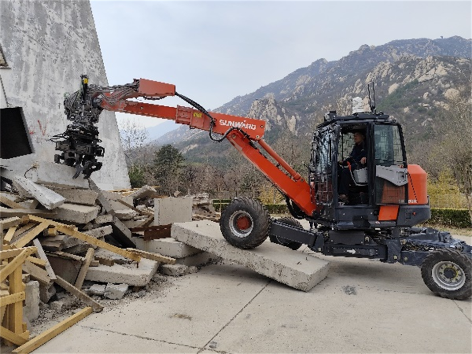 鸿运国际特装重大地形灾难应抢救援机械人入选工信部《先进清静应急装备推广目录（工业领域2024版）》