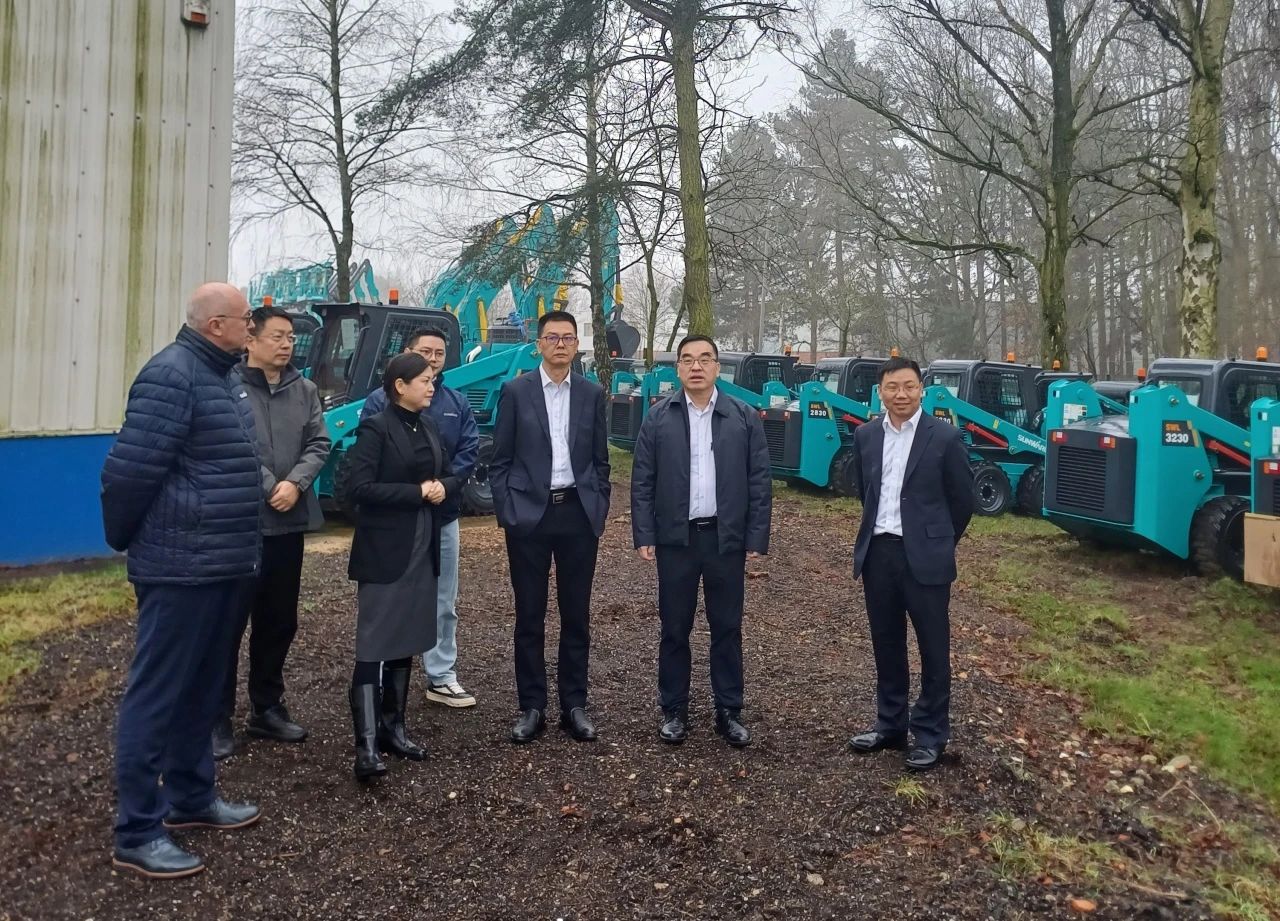 广州工控集团总司理王福铸率队考察鸿运国际智能欧洲子公司