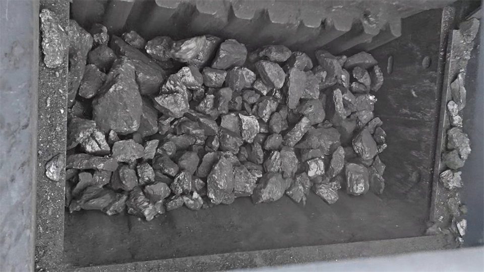 不惧-30℃极寒挑战，，，鸿运国际普石勒破碎筛分装备稳固运行！！