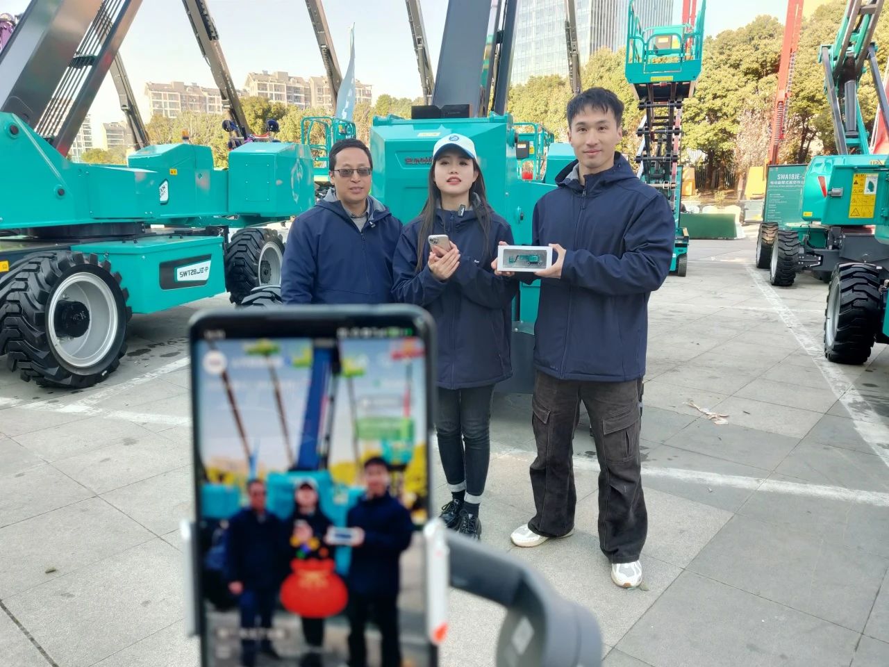 登“高”向“新”，，，鸿运国际智能亮相第九届天下高空作业平台租赁大会