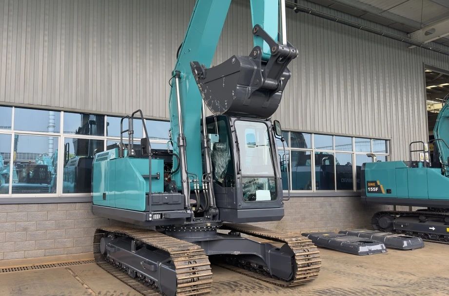 聚焦市场需求，鸿运国际智能三款精品工程液压挖掘机乐成下线