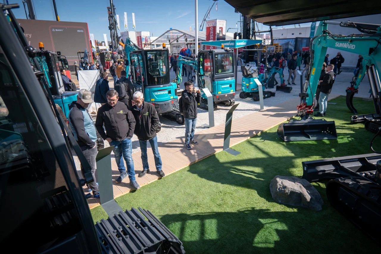 Bauma2025 | 鸿运国际智能德国宝马展火热收官！相约2025长沙展！