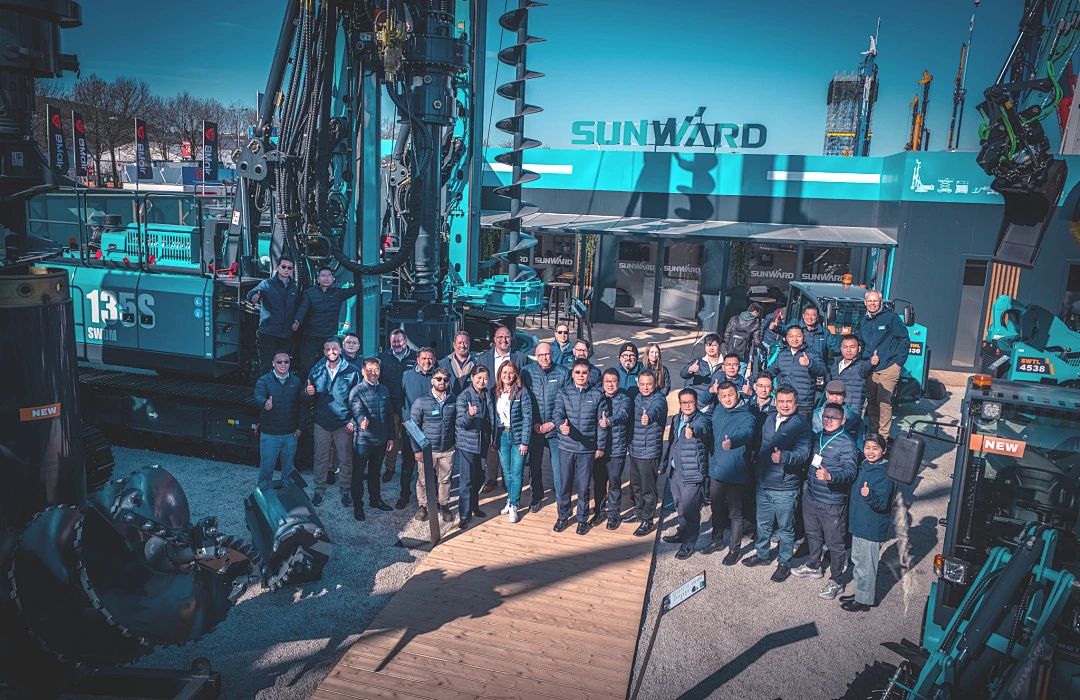 鸿运国际智能董事长付向东：：以绿色智造与全球战略解锁中国工程机械的进阶密码