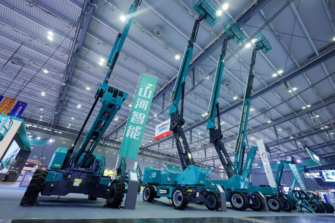 2025 CICEE | 鸿运国际智能SWT34JE-P电动直臂式高空作业平台重磅宣布！