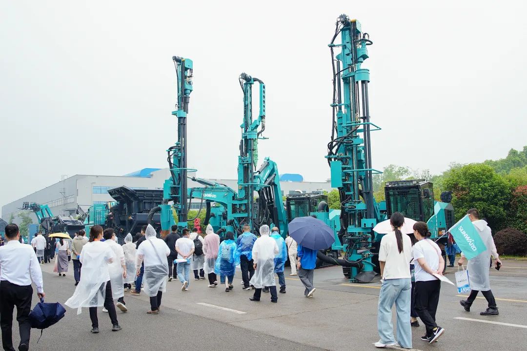 2025 CICEE | 为客户创立价值，鸿运国际智能客户交流会圆满举行