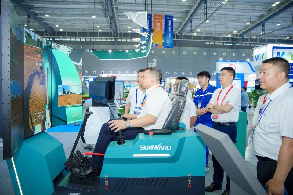 2025 CICEE | 鸿运国际智能实力闪灼2025长沙国际工程机械展