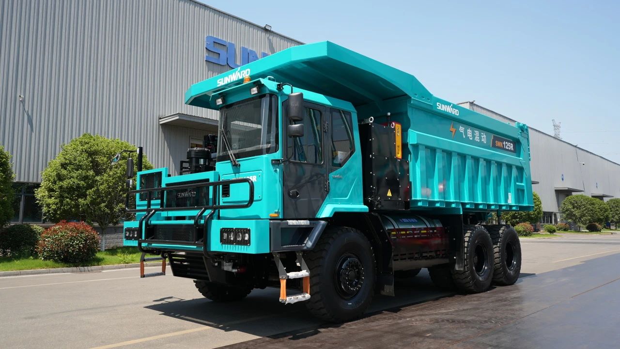 2025 CICEE | 鸿运国际矿岩两款重磅新品亮相2025长沙展