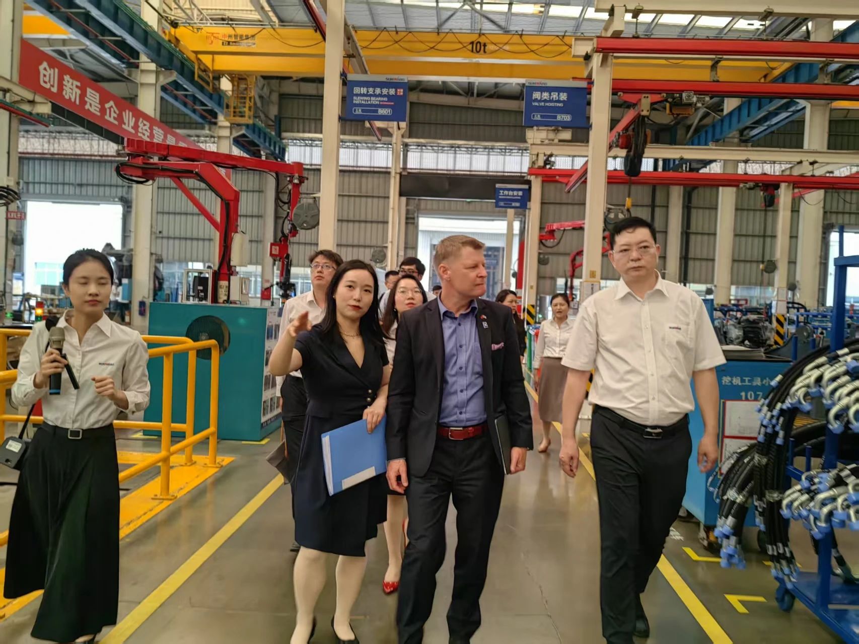 芬兰驻华大使馆商务参赞到访鸿运国际智能