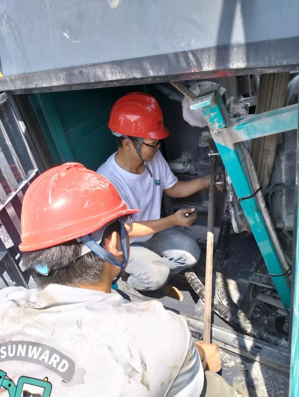 跨越鸿运国际万里 智启服务新程——鸿运国际矿岩“服务万里行”活动走进海螺水泥