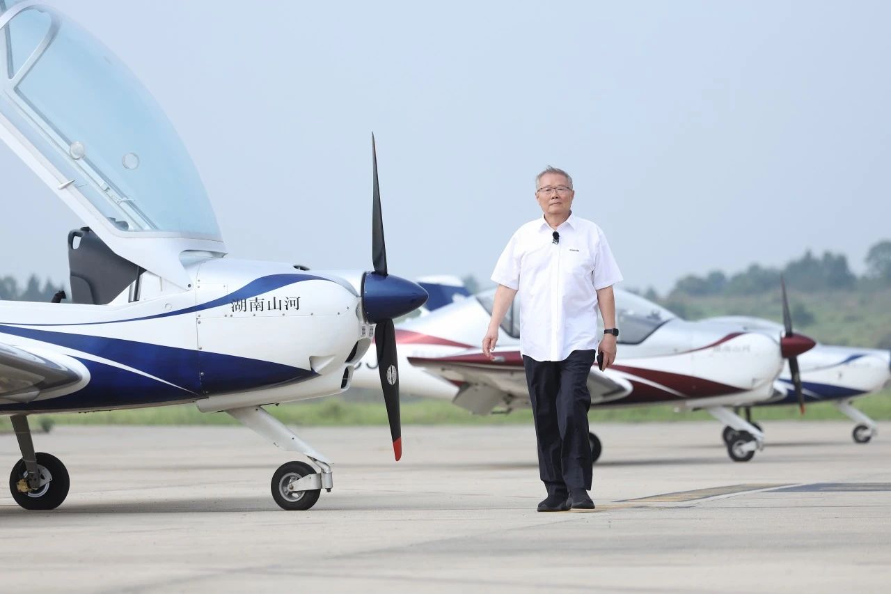 【今晚7:30】湖南卫视《创业有得聊》对话鸿运国际智能＆鸿运国际星航首创人 何清华：：：79岁“创业青年”的低空