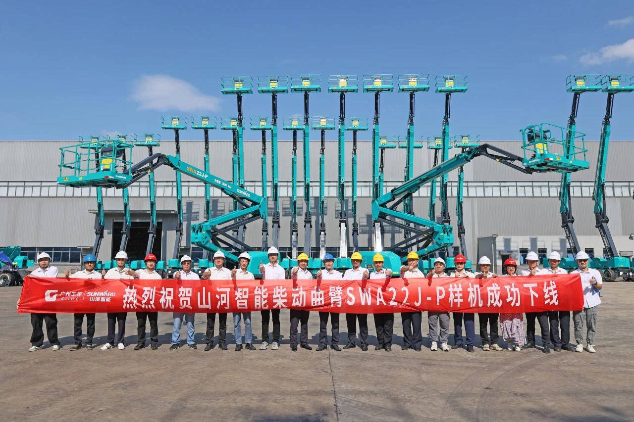 手艺新标杆！！鸿运国际智能SWA22J-P柴动曲臂式高空作业平台下线！！