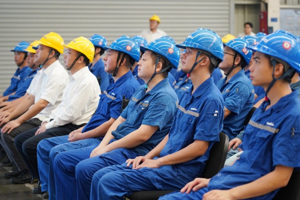 鸿运国际智能组织集中收看纪念中国人民抗日战争暨天下反法西斯战争胜利80周年大会