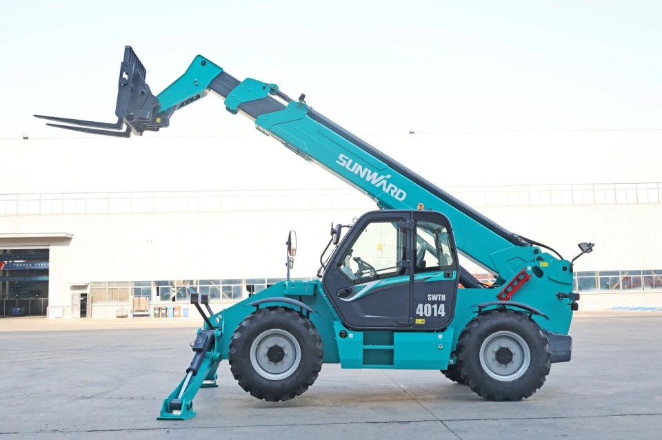 高端机型“双箭齐发”！鸿运国际智能两款伸缩臂叉装车乐成下线