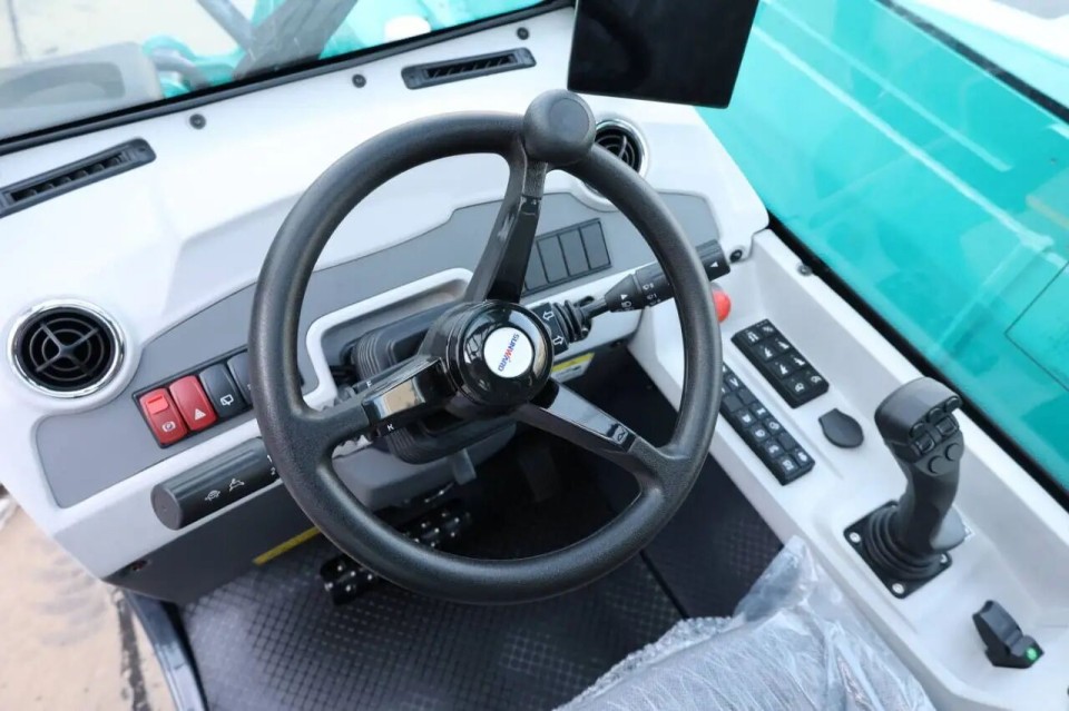 高端机型“双箭齐发”！鸿运国际智能两款伸缩臂叉装车乐成下线