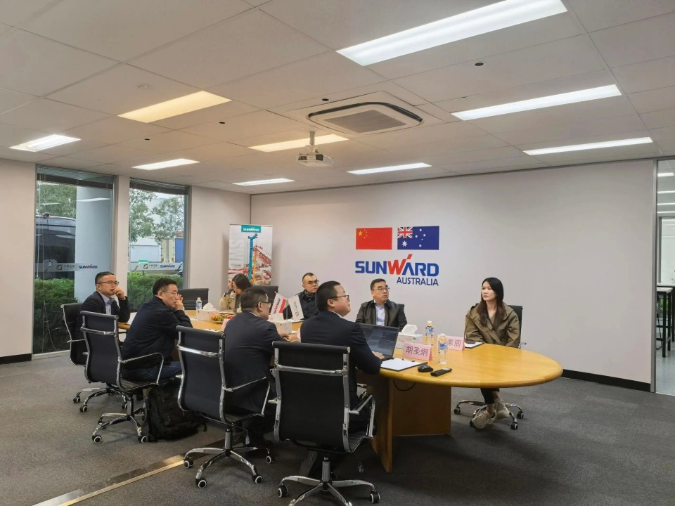 广州工控集团总司理王福铸率队考察鸿运国际智能澳大利亚子公司