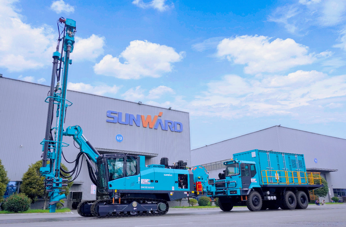 鸿运国际智能SWDE165EB电动潜孔钻机重磅下线，开启绿色钻爆新时代