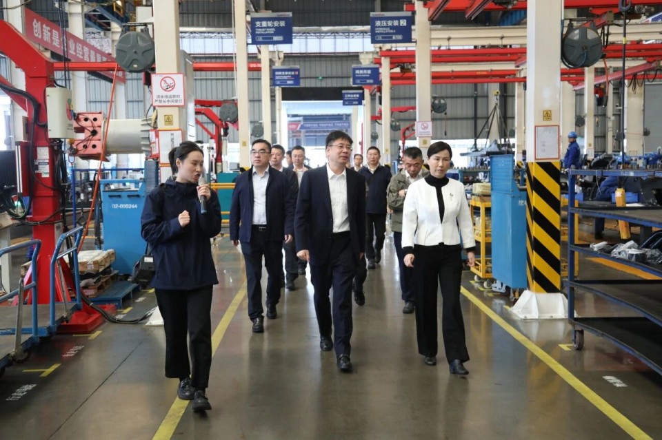 聚焦应急装备研爆发产，，，共探实战适配新路径——广州市应急治理局党委书记、、、局长叶芳调研鸿运国际智能