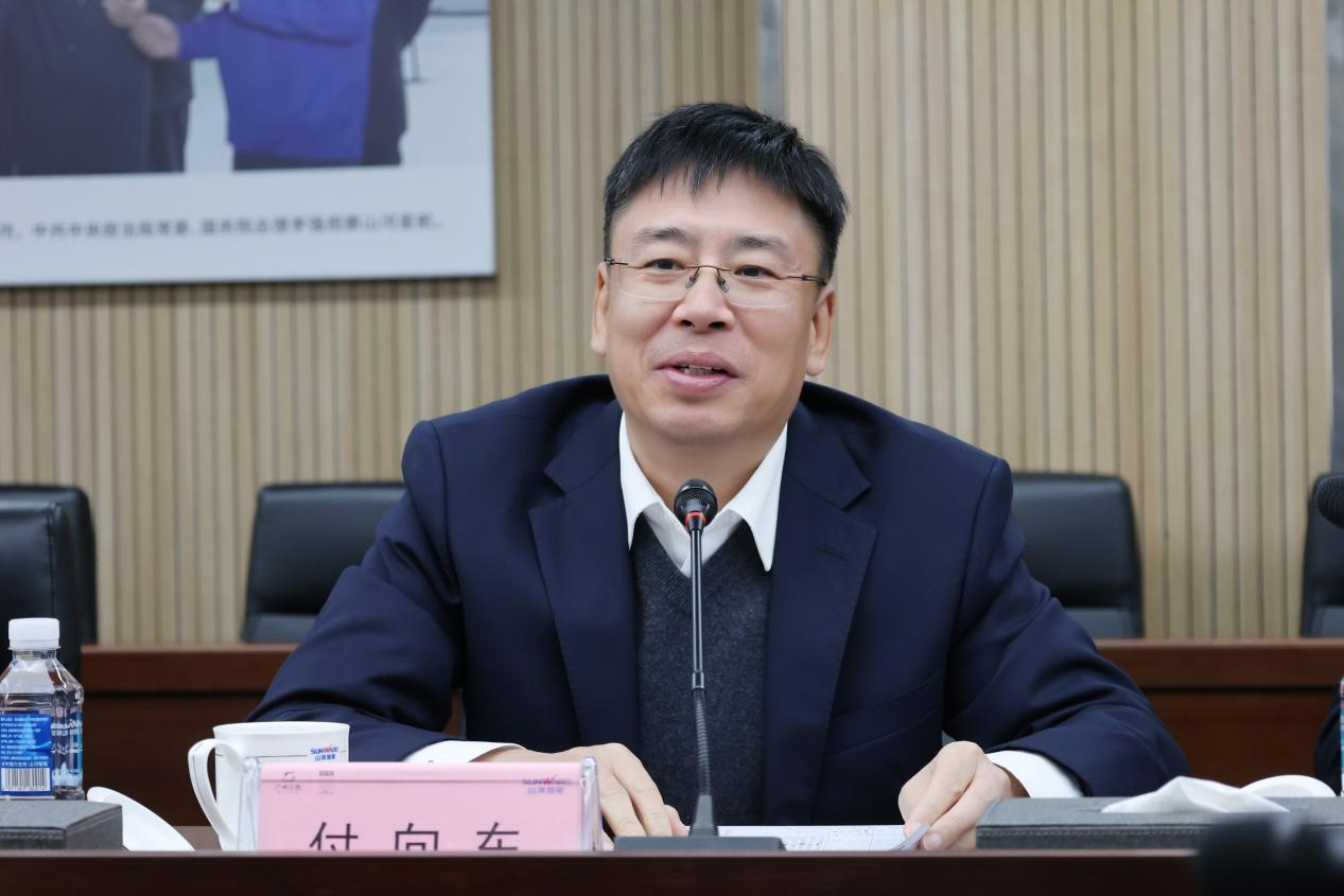 新矿投资集团党委书记、、董事长王漠到访鸿运国际智能