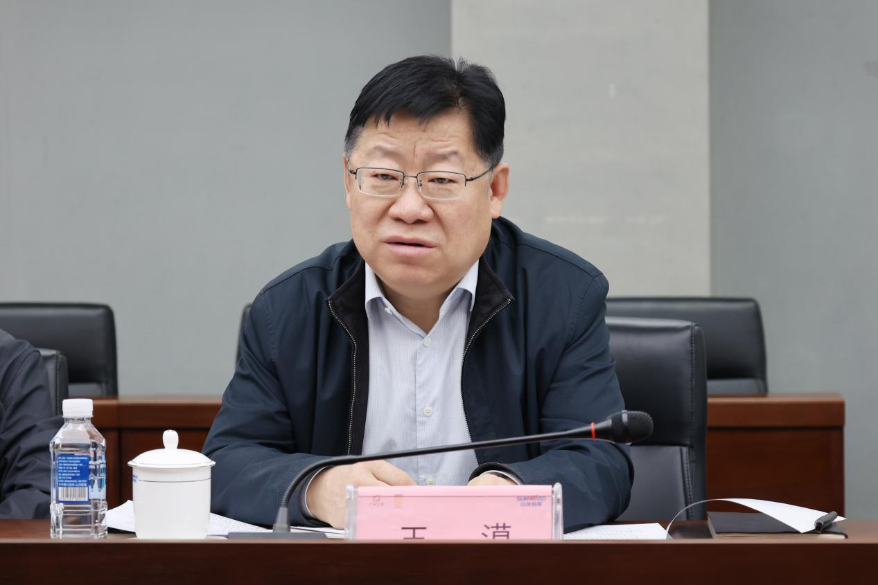 新矿投资集团党委书记、、董事长王漠到访鸿运国际智能